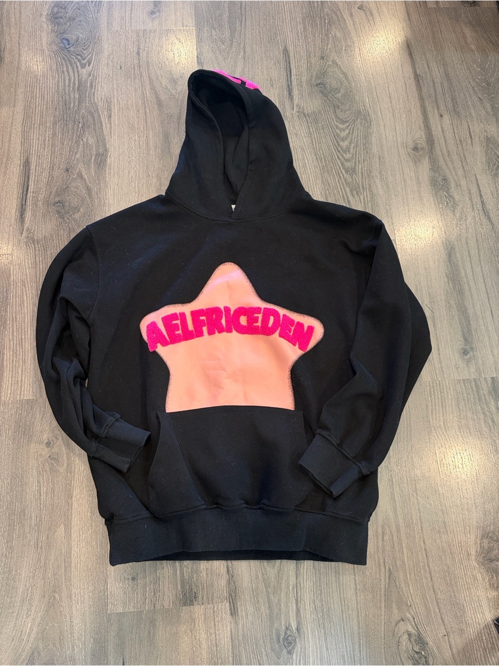 Vintage Embroidery Eden Star
Hoodie
AELFRIC EDEN